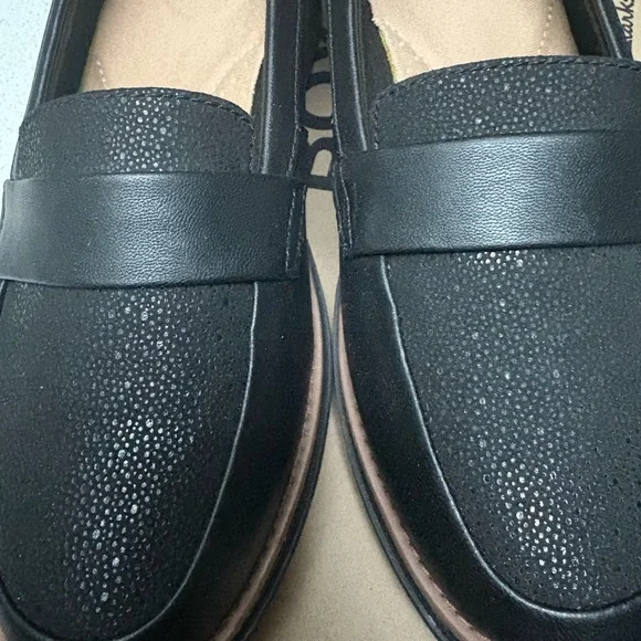 Clarks Black Leather Loafers for Women - Picture 2 of 7